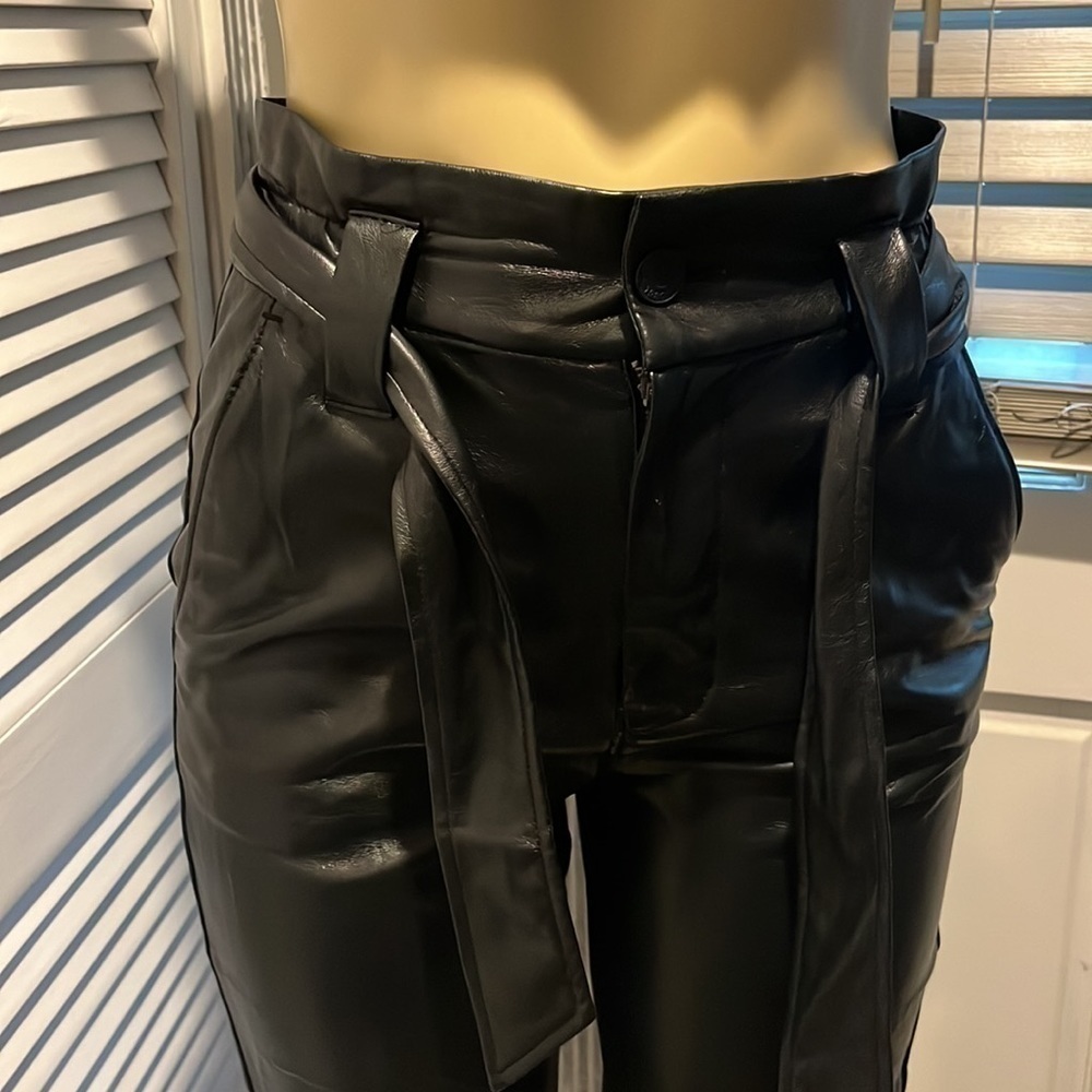 Express- Super High Waisted Faux Leather Ankle Pants size- 0/R - Picture 10 of 13
